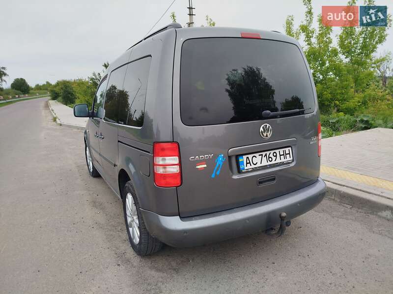 Мінівен Volkswagen Caddy 2013 в Нововолинську