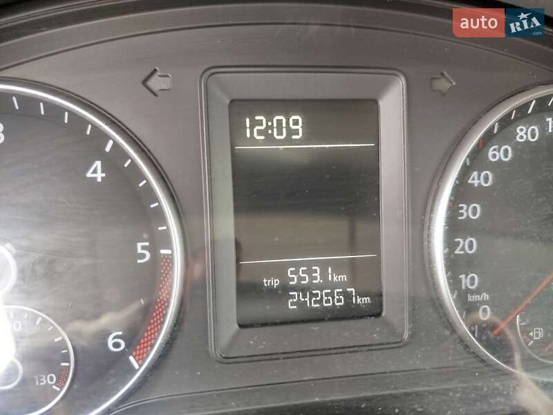 Мінівен Volkswagen Caddy 2013 в Нововолинську