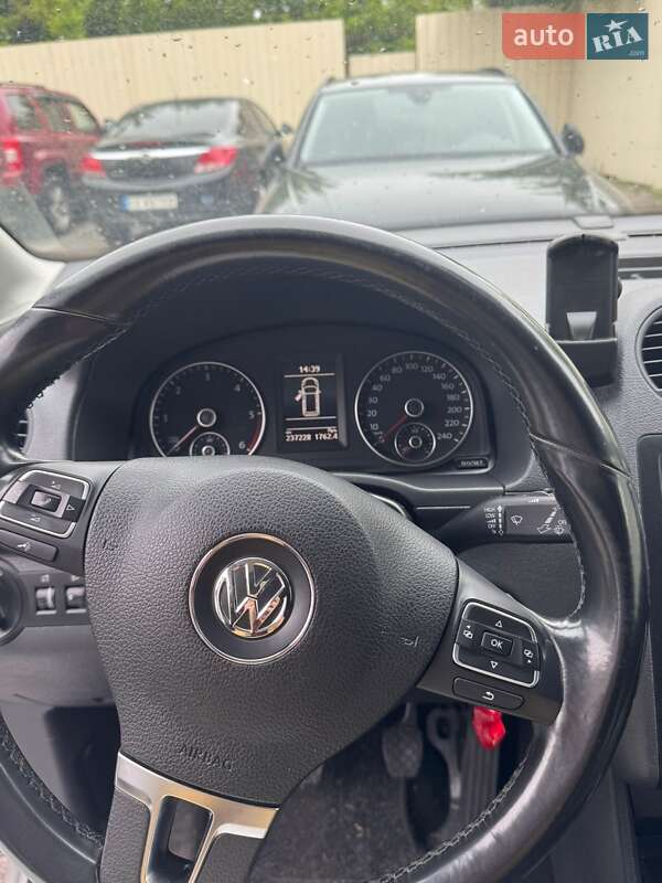 Мінівен Volkswagen Caddy 2014 в Благовіщенську