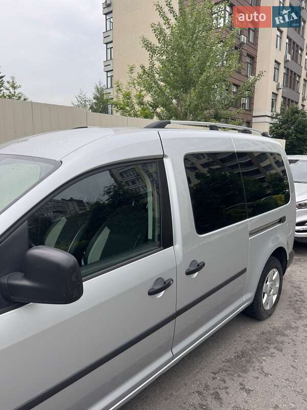 Мінівен Volkswagen Caddy 2014 в Благовіщенську