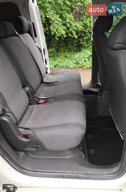 Минивэн Volkswagen Caddy 2012 в 