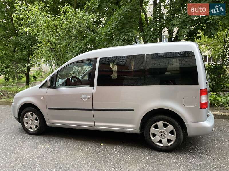 Минивэн Volkswagen Caddy 2010 в 