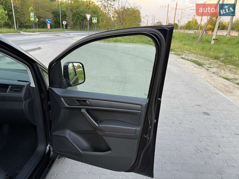 Вантажний фургон Volkswagen Caddy 2019 в Львові
