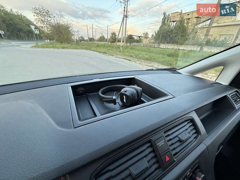 Вантажний фургон Volkswagen Caddy 2019 в Львові