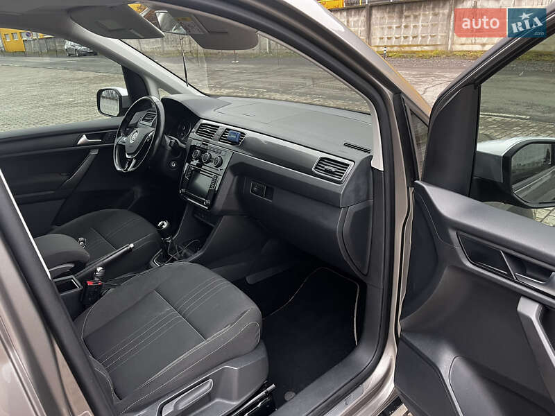 Минивэн Volkswagen Caddy 2018 в Иршаве