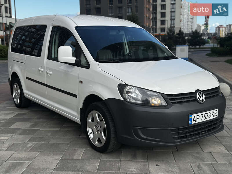 Минивэн Volkswagen Caddy 2013 в Киеве