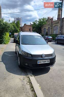 Минивэн Volkswagen Caddy 2010 в Киеве
