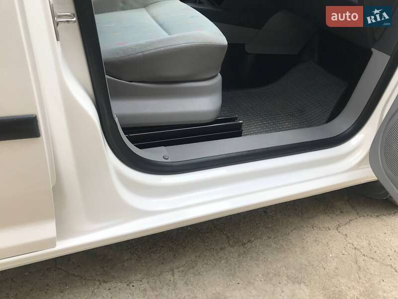 Мінівен Volkswagen Caddy 2009 в Бориславі фото 18 Мінівен Volkswagen Caddy 2009 в Бориславі