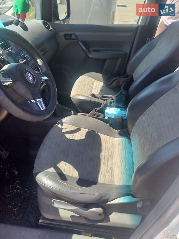 Мінівен Volkswagen Caddy 2012 в Запоріжжі