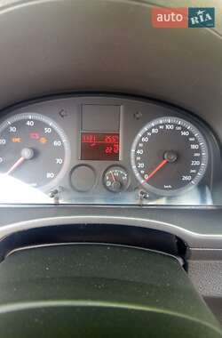 Минивэн Volkswagen Caddy 2008 в 