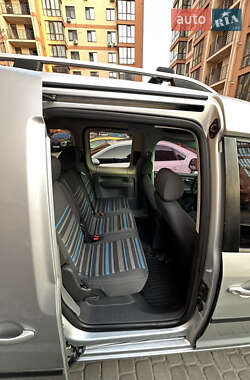 Мінівен Volkswagen Caddy 2011 в 