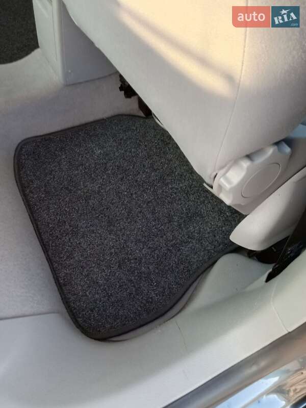 Мінівен Volkswagen Caddy 2006 в Чернівцях