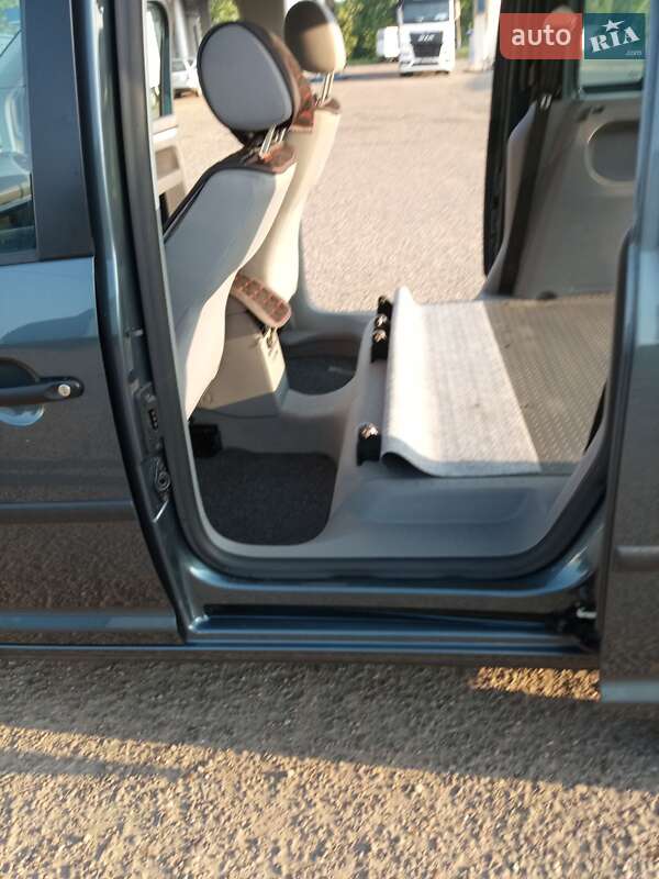 Мінівен Volkswagen Caddy 2006 в Чернівцях