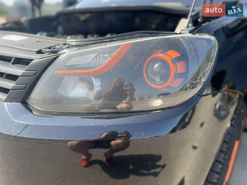 Грузовой фургон Volkswagen Caddy 2011 в Киеве