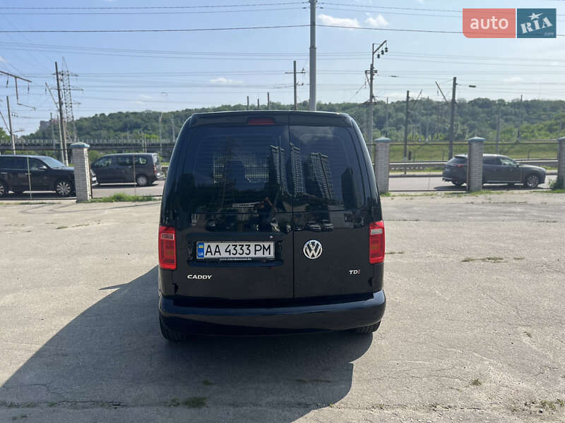 Грузовой фургон Volkswagen Caddy 2011 в Киеве