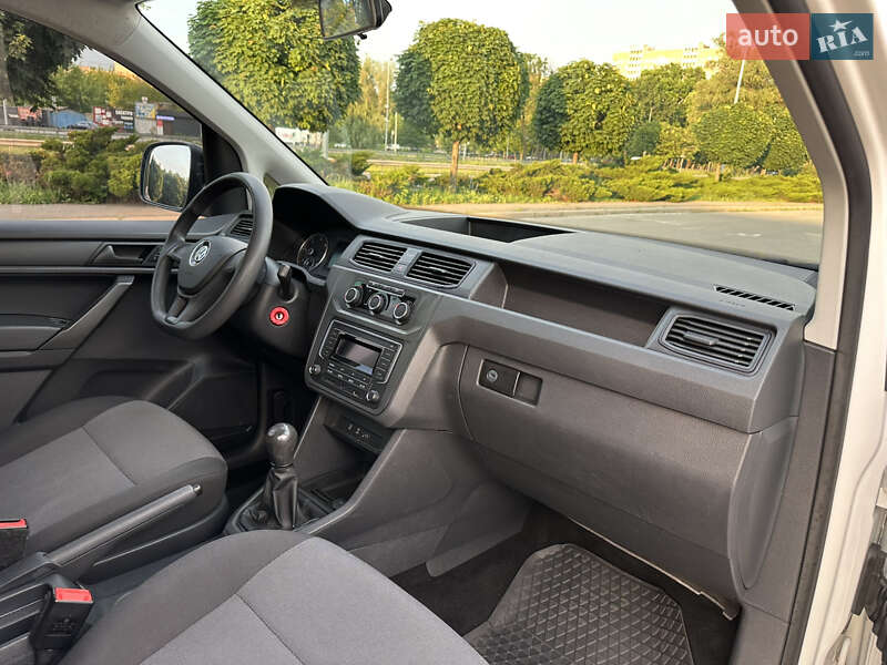 Мінівен Volkswagen Caddy 2017 в Києві