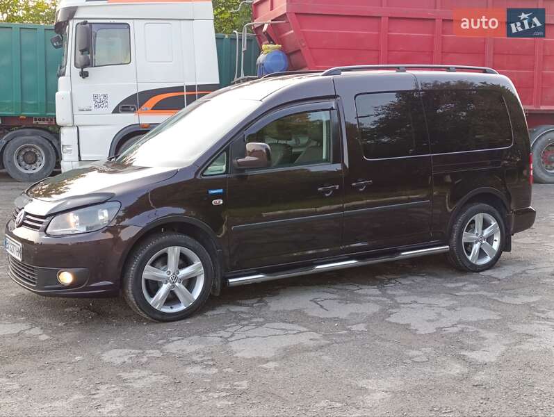 Минивэн Volkswagen Caddy 2011 в Теофиполе
