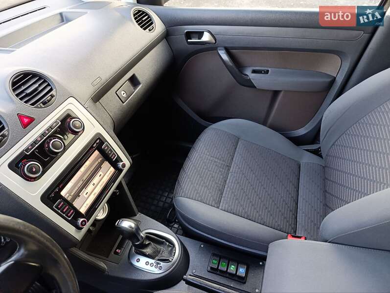 Минивэн Volkswagen Caddy 2011 в Теофиполе
