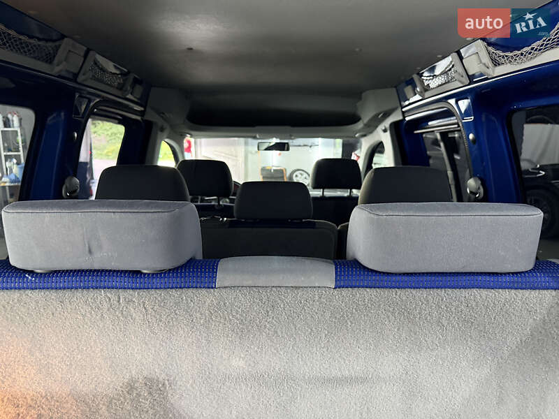 Минивэн Volkswagen Caddy 2006 в Кременце