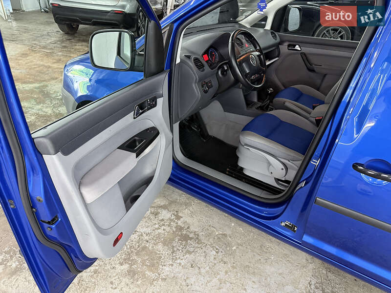 Минивэн Volkswagen Caddy 2006 в Кременце