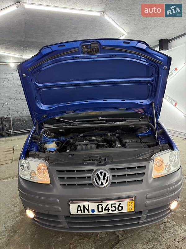 Минивэн Volkswagen Caddy 2006 в Кременце