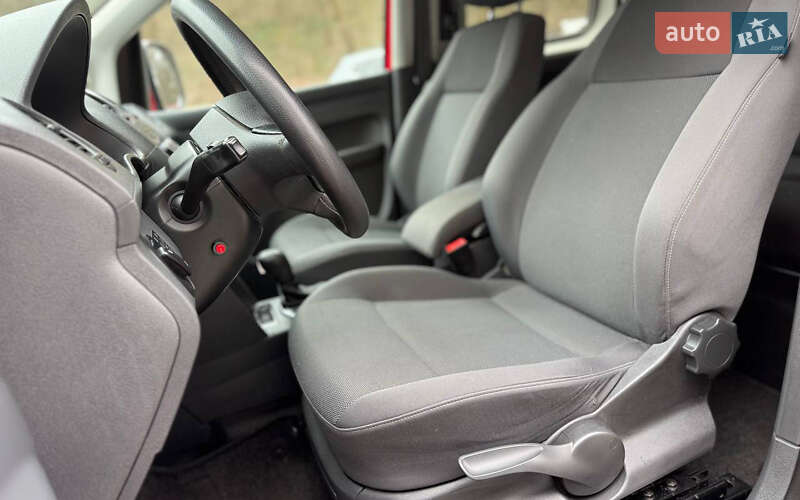 Минивэн Volkswagen Caddy 2014 в Черновцах