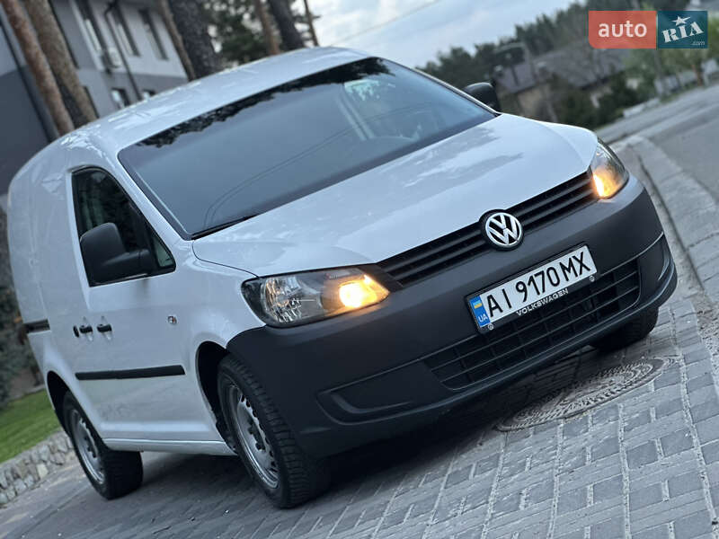 Грузовой фургон Volkswagen Caddy 2013 в Киеве