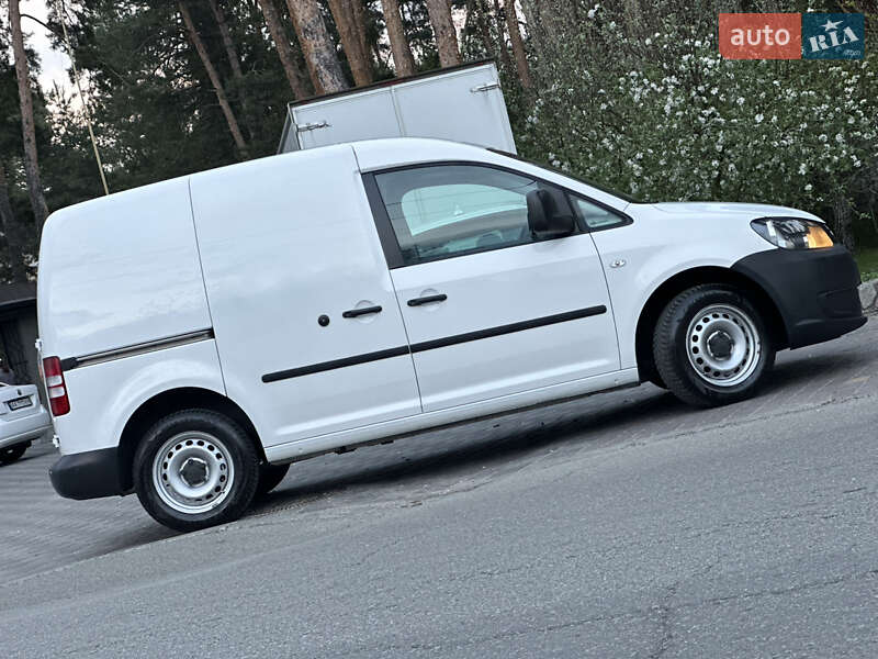 Грузовой фургон Volkswagen Caddy 2013 в Киеве