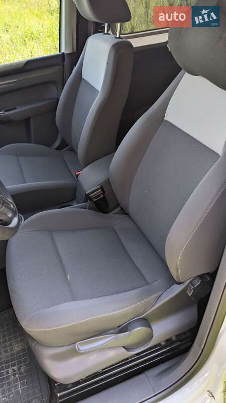 Мінівен Volkswagen Caddy 2013 в Ківерцях