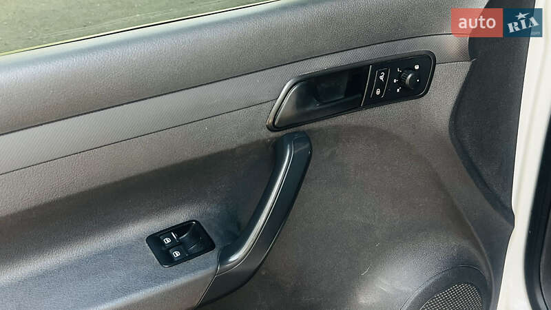 Грузопассажирский фургон Volkswagen Caddy 2011 в Кривом Роге