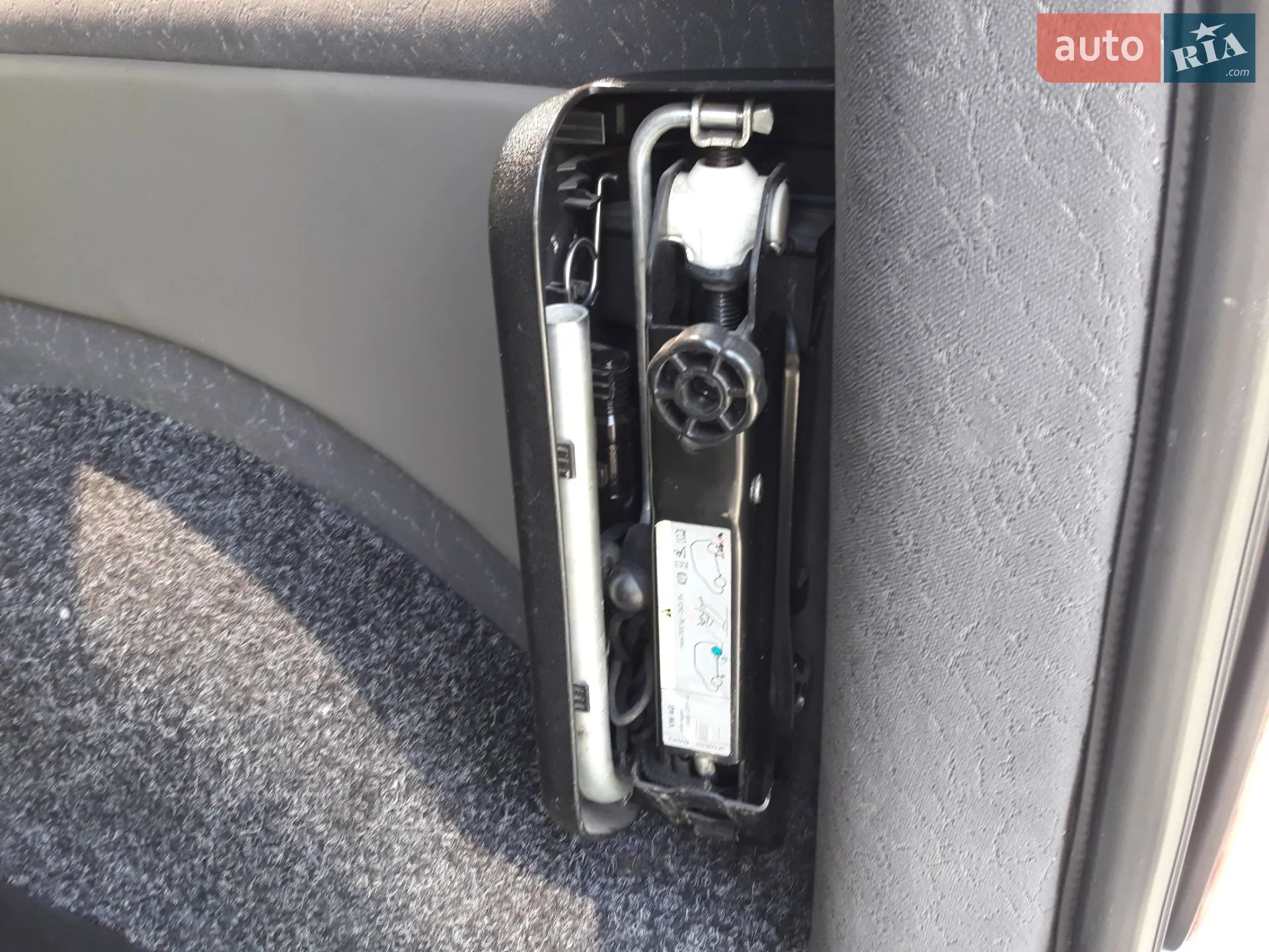 2013 Volkswagen Caddy - мініатюра 38
