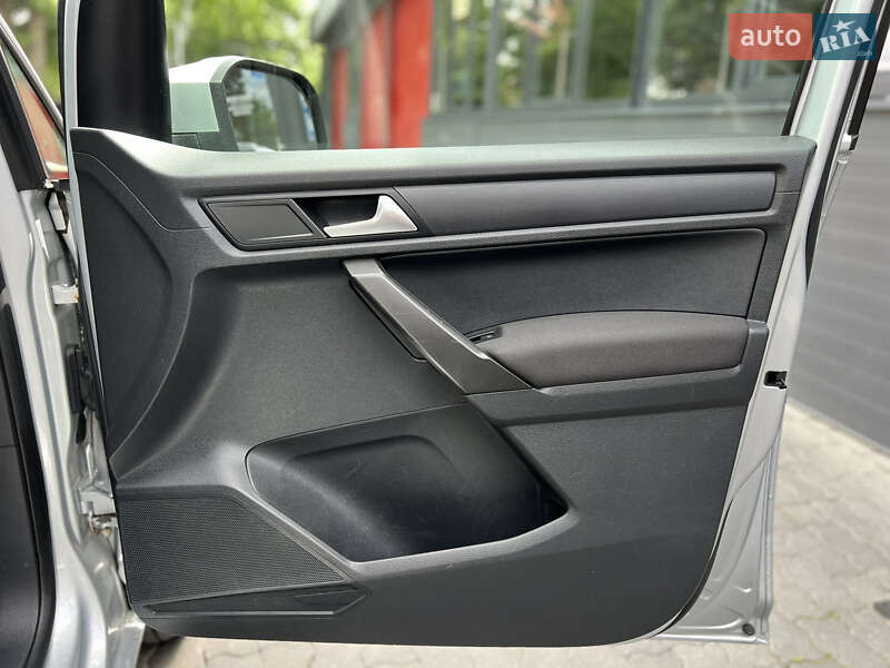 Минивэн Volkswagen Caddy 2017 в Черновцах