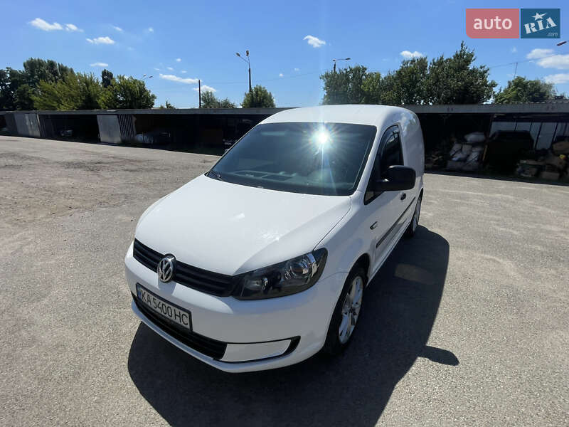 Грузовой фургон Volkswagen Caddy 2013 в Киеве