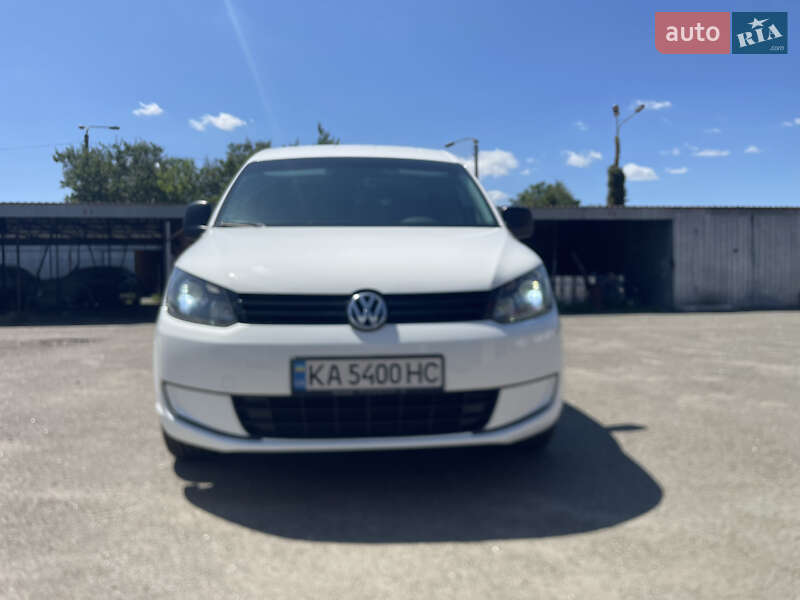 Грузовой фургон Volkswagen Caddy 2013 в Киеве