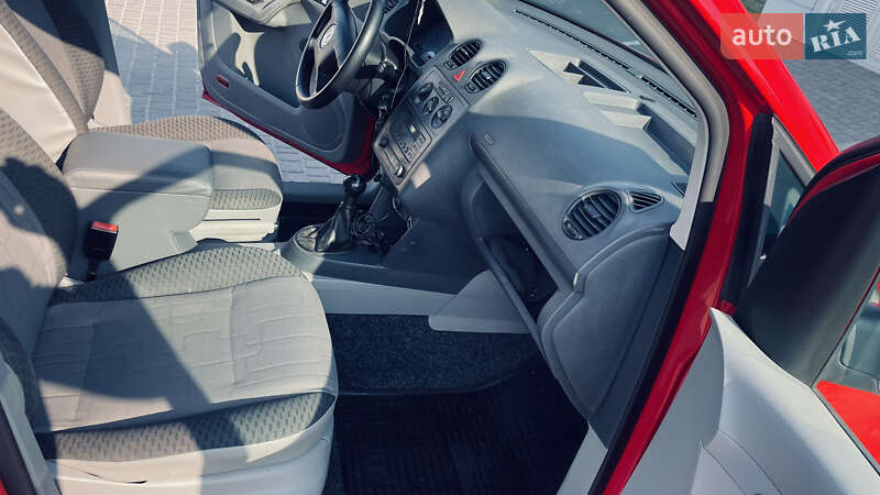 Минивэн Volkswagen Caddy 2005 в Чернигове