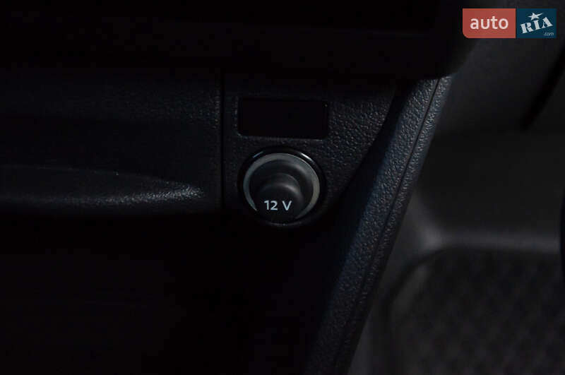Грузовой фургон Volkswagen Caddy 2011 в Каменском