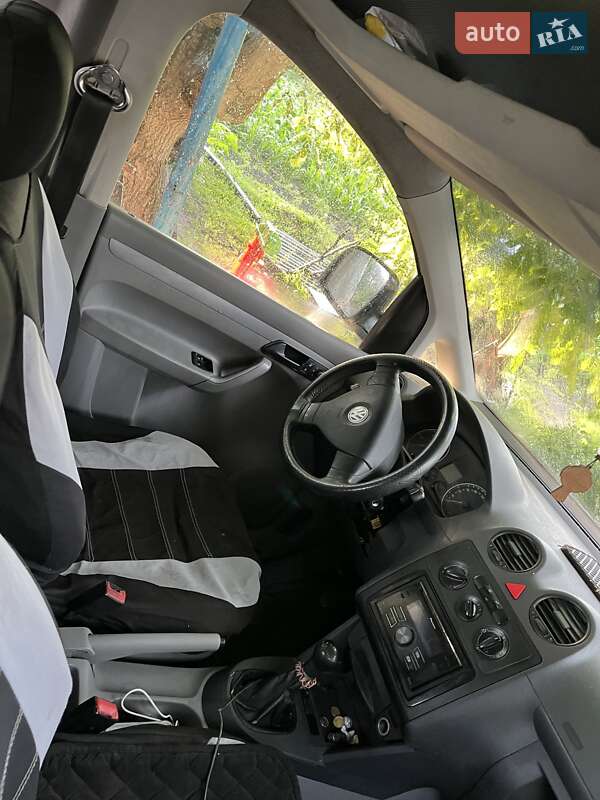 Минивэн Volkswagen Caddy 2009 в Чернобае