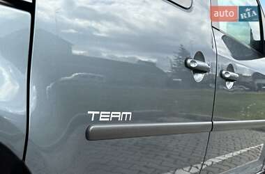 Минивэн Volkswagen Caddy 2010 в 