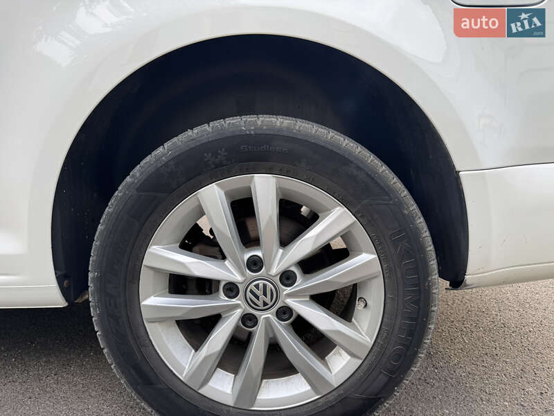 Минивэн Volkswagen Caddy 2014 в Хмельницком