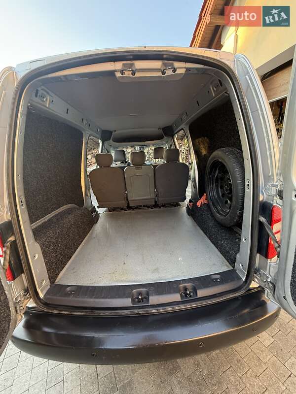 Грузовой фургон Volkswagen Caddy 2013 в Городке