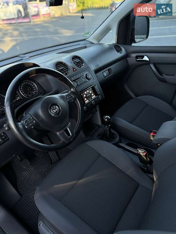 Минивэн Volkswagen Caddy 2013 в Самборе