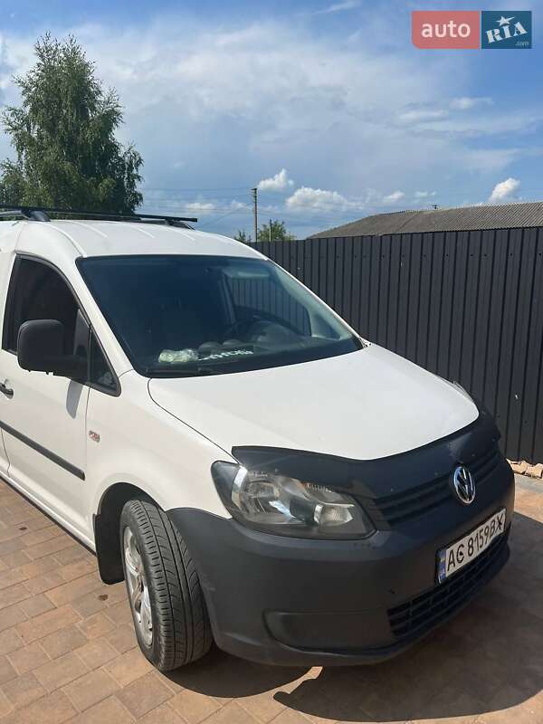 Грузовой фургон Volkswagen Caddy 2012 в Любешове