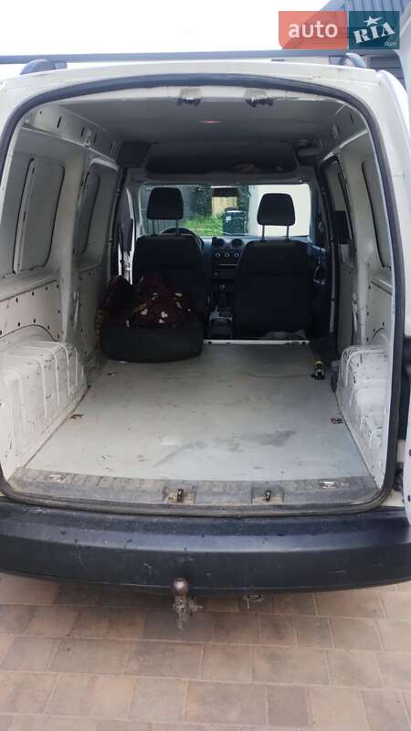 Грузовой фургон Volkswagen Caddy 2012 в Любешове