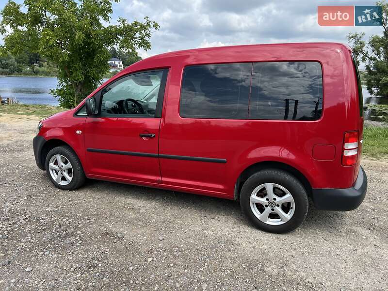 Минивэн Volkswagen Caddy 2011 в Городке