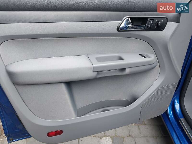 Минивэн Volkswagen Caddy 2009 в Ходорове