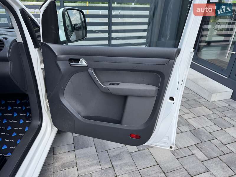 Минивэн Volkswagen Caddy 2014 в Ровно