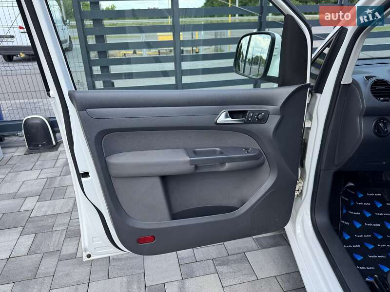 Минивэн Volkswagen Caddy 2014 в Ровно