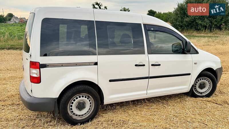 Минивэн Volkswagen Caddy 2010 в Киеве