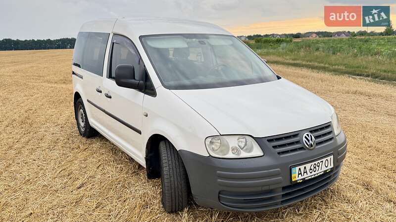 Минивэн Volkswagen Caddy 2010 в Киеве