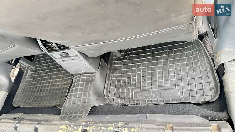 Минивэн Volkswagen Caddy 2010 в Киеве